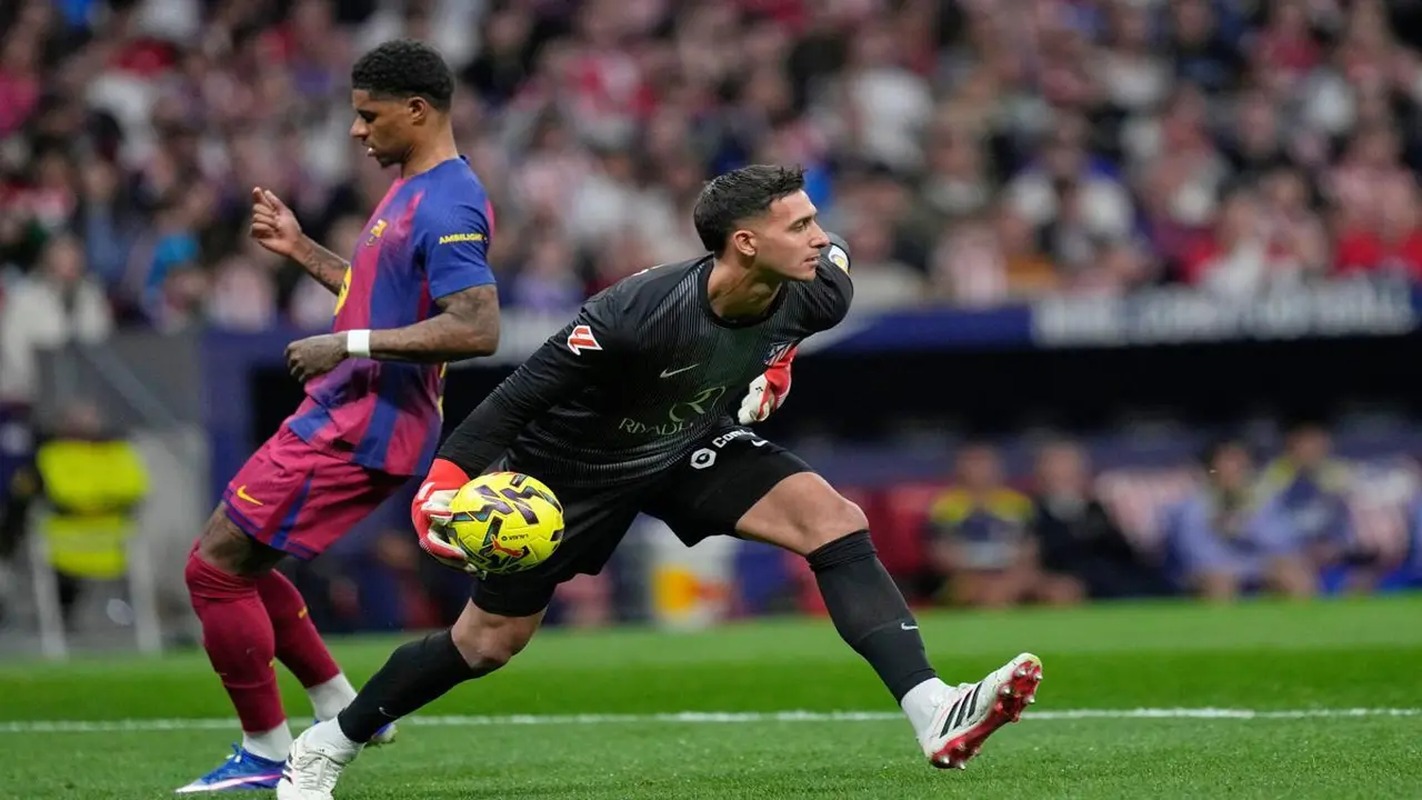 حارس أتلتيكو مدريد ينذر برشلونة قبل صدام دوري أبطال أوروبا: فزتم بالحظ